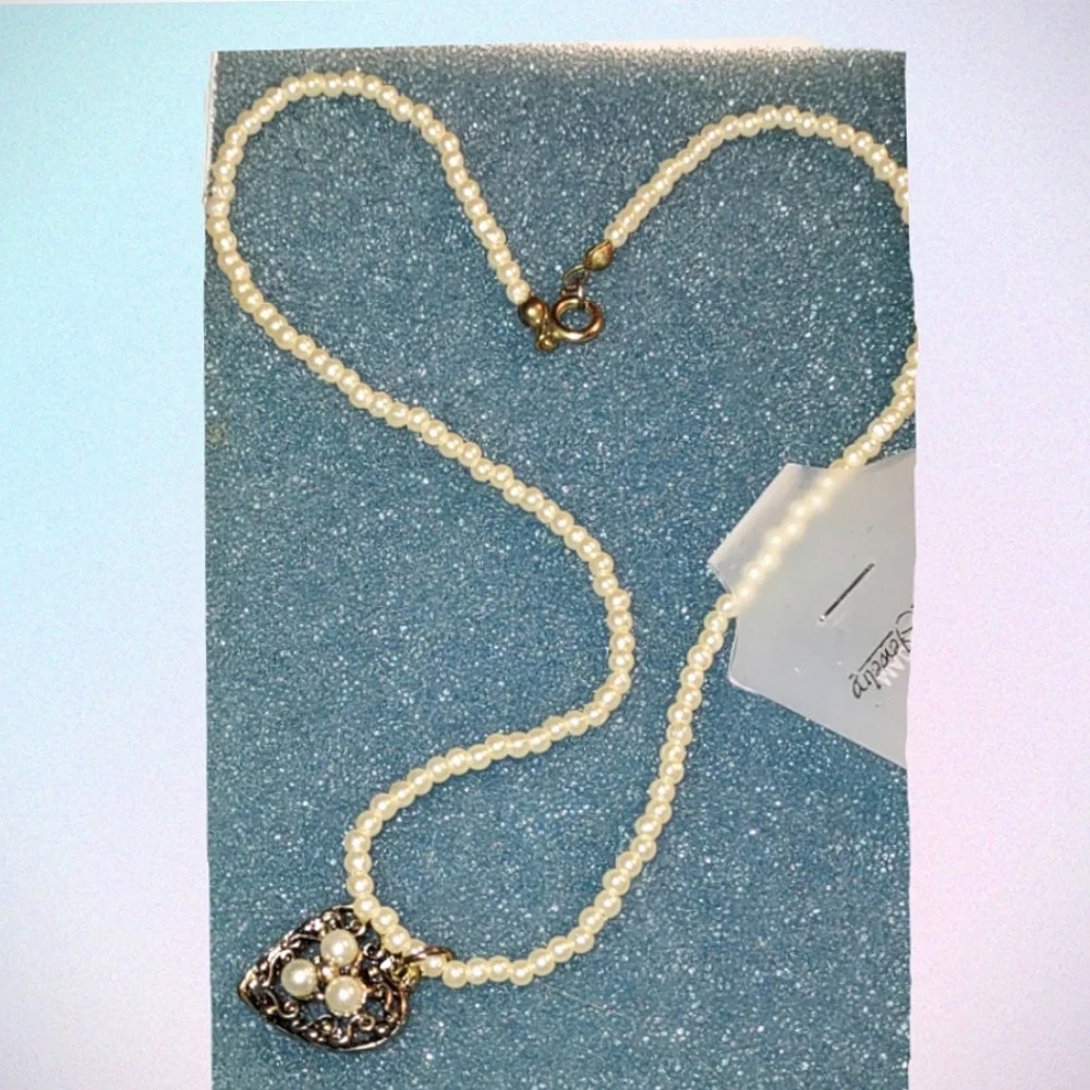 Girls' Dainty Pearl Necklace w/ Heart